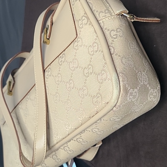 GUCCI VINTAGE 2000 GG BEIGE CANVAS HAND BAG WITH CALF SKIN LEATHER/GOLD HRDWR - Picture 15 of 17
